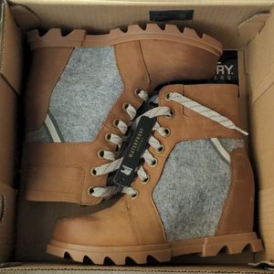 Sorel Joan of Arctic Wedge III Lexie Bootie Size 7 Women's